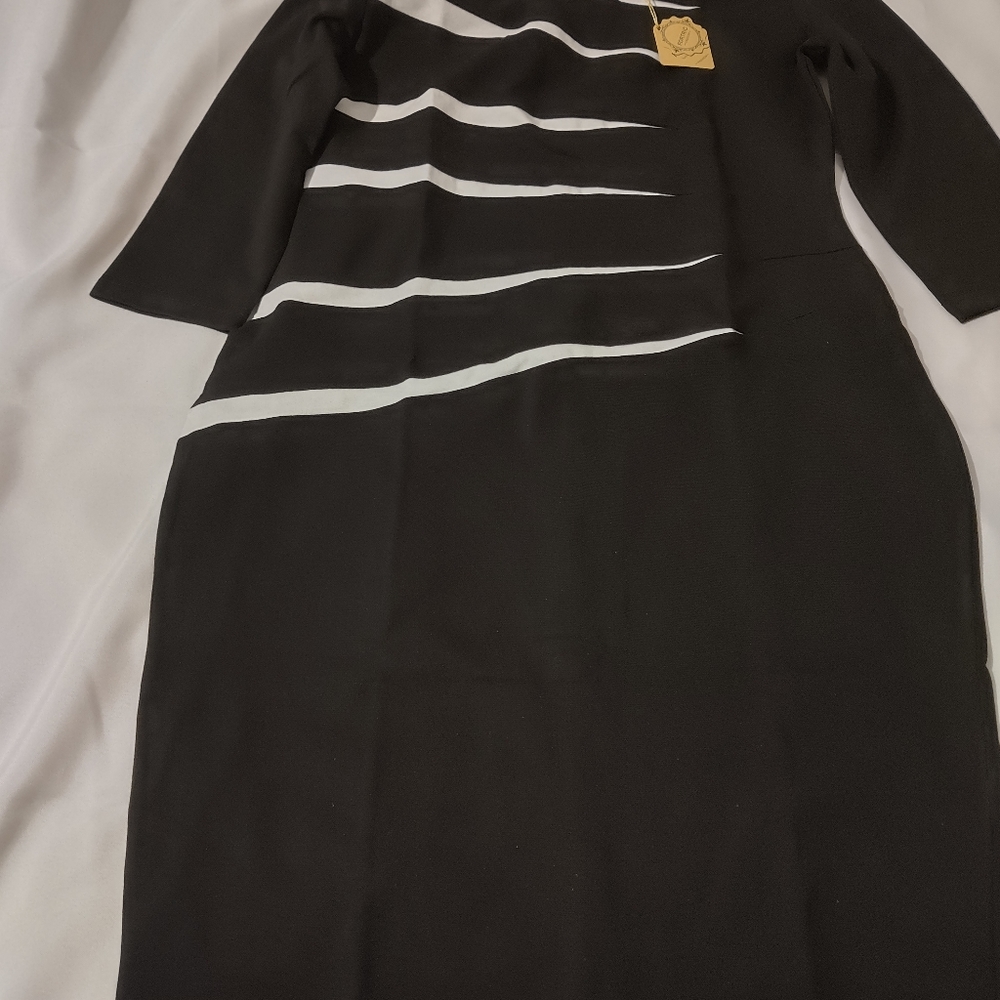 Dress - Picture 3 of 3